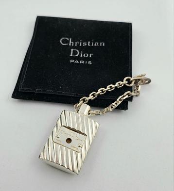 Vintage Christian Dior Tas / Sleutel Hanger.
Jaren 80 / 90 beschikbaar voor biedingen