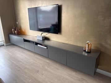 2x IKEA Besta TV Meubel 1,80 meter = 3,60 meter totaal beschikbaar voor biedingen