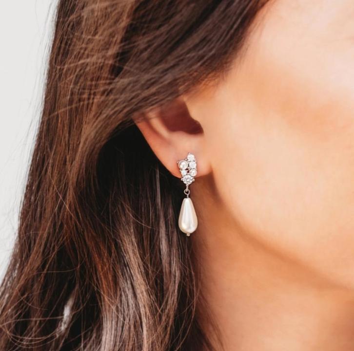 DRKS Bruids Oorbellen Parels - Zo Goed Als Nieuw!, Sieraden, Tassen en Uiterlijk, Oorbellen, Zo goed als nieuw, Hangers, Overige materialen