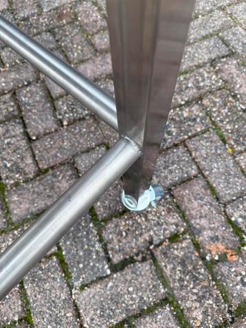 8 Nieuwe RVS Werktafels beschikbaar voor biedingen