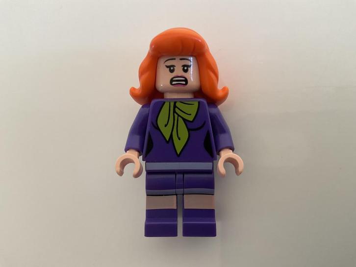 LEGO Scooby-Doo - minifiguur - scd004 - Daphne Blake, Kinderen en Baby's, Speelgoed | Duplo en Lego, Zo goed als nieuw, Lego, Losse stenen