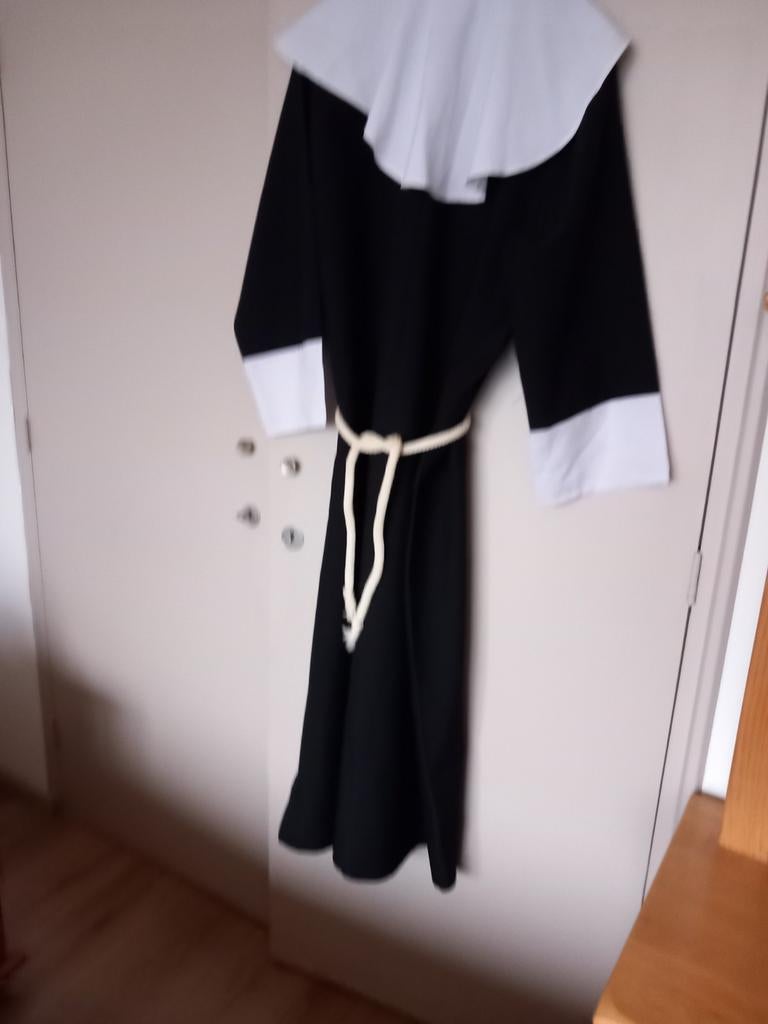 Nonnenjurk xl 5 euro, Kleding | Dames, Ophalen of Verzenden