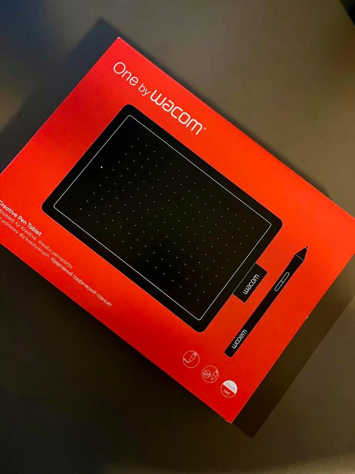 Wacom One by Small (with pen, charging cable, and box), Computers en Software, Tekentablets, Zo goed als nieuw, Bedraad, Multi-touch