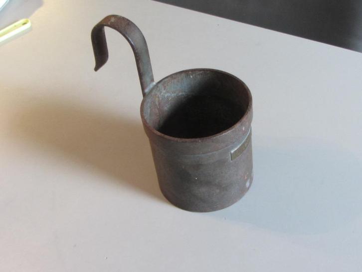 antieke ijzeren maatkan 1 liter S.H. ijktekens, Antiek en Kunst, Antiek | Gereedschap en Instrumenten, Ophalen of Verzenden