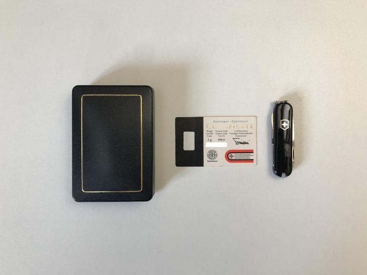 Victorinox Classic Gold Ingot Nieuw zakmes 0.6203.87, Caravans en Kamperen, Kampeergereedschap, Nieuw, Ophalen of Verzenden