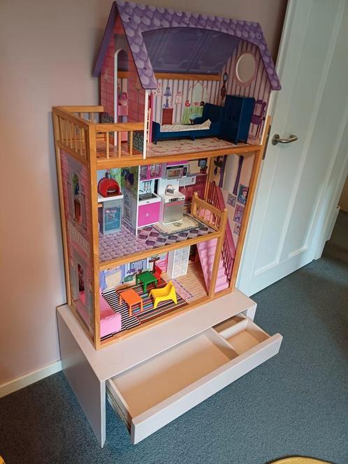 Prachtig barbiehuis (incl. meubels) en kastje, Kinderen en Baby's, Speelgoed | Poppenhuizen, Gebruikt, Ophalen