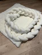 Boxomrander/bedomrander vlecht wit en boxkleed wit teddy, Kinderen en Baby's, Boxen, Ophalen, Zo goed als nieuw, Boxkleed