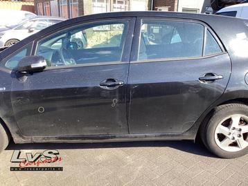 Portier 4Deurs links-achter van een Toyota Auris (209) beschikbaar voor biedingen
