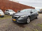 Volvo V40 1.6 D2 Kinetic schade motor loopt goed, Auto's, Voorwielaandrijving, Euro 5, Stof, Gebruikt