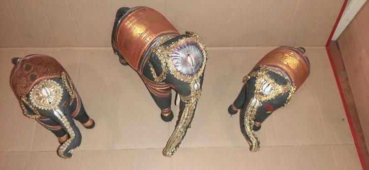 3 Thaise Olifanten - Handgemaakt, Verzamelen, Dierenverzamelingen, Zo goed als nieuw, Overige typen, Ophalen of Verzenden
