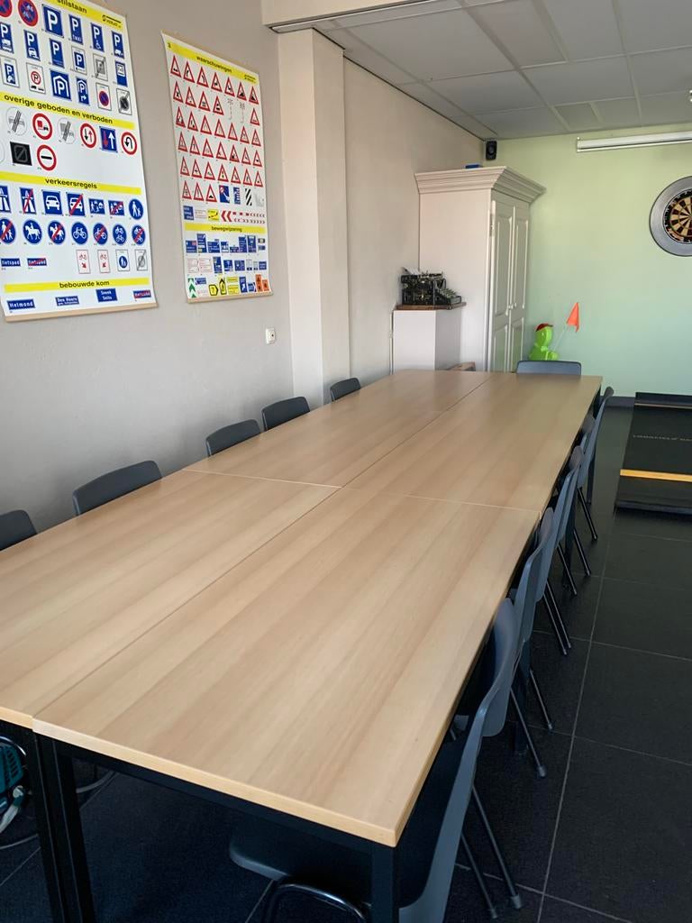 Set van 10 tafels en 20 stoelen, Huis en Inrichting, Tafels | Eettafels, Gebruikt, 100 tot 150 cm, Vijf personen of meer, Metaal