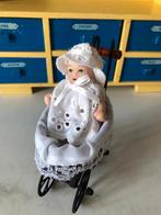 Popje poppenhuis in wandelwagen, Ophalen of Verzenden, Zo goed als nieuw, Popje