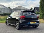 Volkswagen Polo 1.0 TSI Highline R-Line | LED | Navi | Carpl, Voorwielaandrijving, Traction-control, Gebruikt, Met garantie (alle)