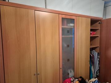 Ruime Kast met Deuren en Planken