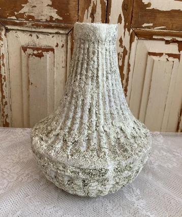Brocante look / wit stenen vaas / nieuw beschikbaar voor biedingen
