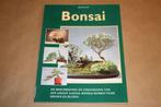 Bonsai, de beschrijving en verzorging van een groot aantal b, Ophalen of Verzenden, Zo goed als nieuw, Interieur en Design