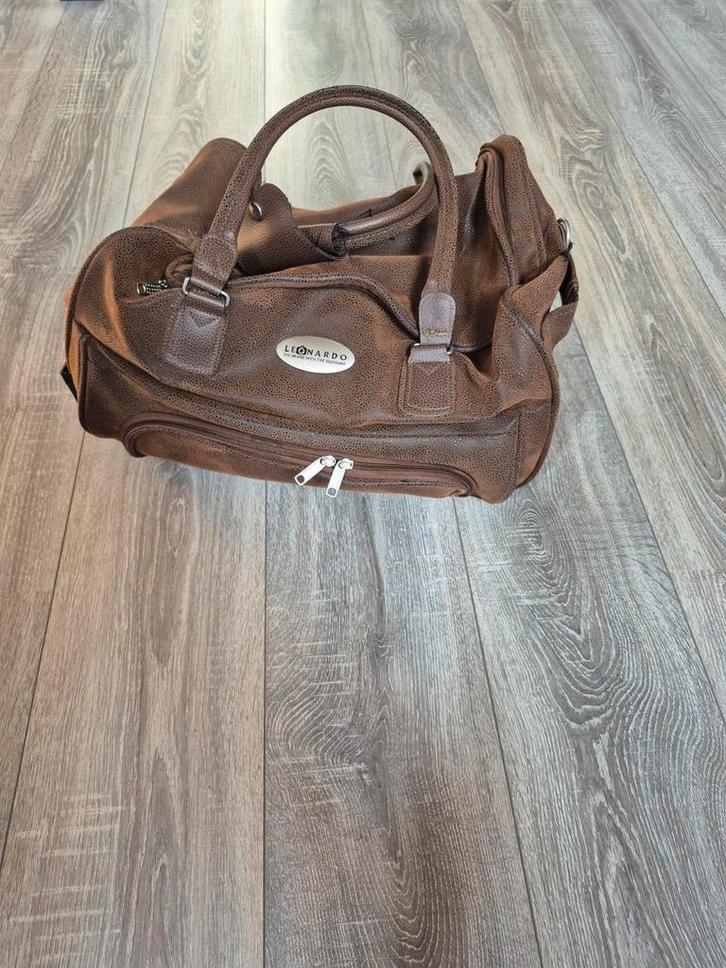 Leonardo Reistas met Wieltjes, Sieraden, Tassen en Uiterlijk, Tassen | Reistassen en Weekendtassen, Gebruikt, Bruin, 40 tot 60 cm