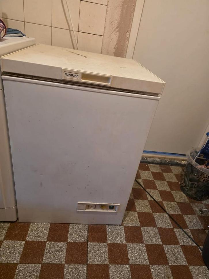 Kleine Vrieskist - Ideaal voor kleine ruimtes, Witgoed en Apparatuur, Vriezers en Diepvrieskisten, Gebruikt, Vrijstaand, Vrieskist