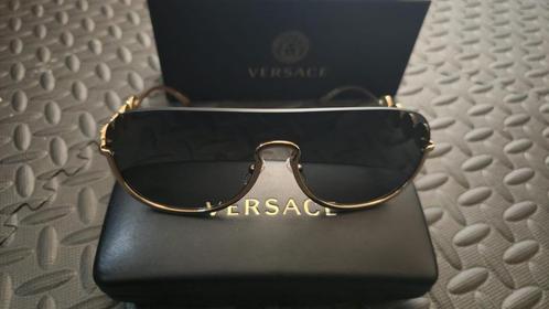 [NIEUW IN DOOS] Versace Zonnebril - heren - zwart goud, Sieraden, Tassen en Uiterlijk, Zonnebrillen en Brillen | Heren, Nieuw