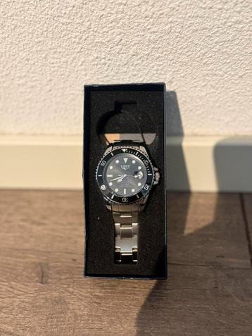 Lige Heren Horloge beschikbaar voor biedingen