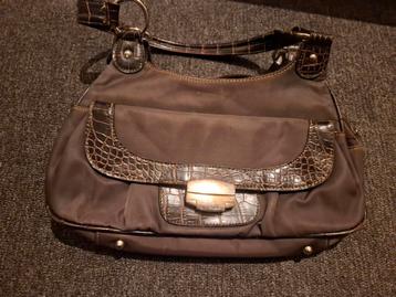 Bruine Handtas met Croco Details beschikbaar voor biedingen