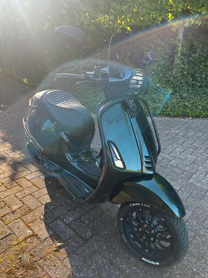Nette vespa sprint 2022 custom kleur, Fietsen en Brommers, Scooters | Vespa, Zo goed als nieuw, Overige modellen, Maximaal 45 km/u