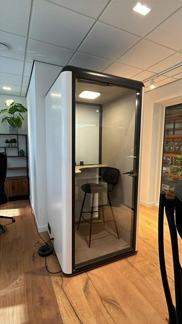 Essen S Acoustic Phone Booth 3 maanden oud Nieuwprijs €4.499 beschikbaar voor biedingen