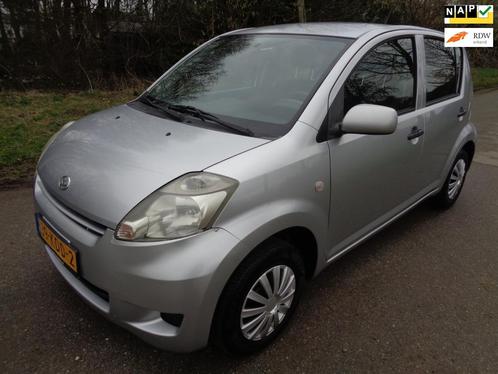 Daihatsu Sirion 2 1.0-12V Premium Airco! 2009! NAP!, Auto's, Daihatsu, Te koop, Sirion, ABS, Airbags, Airconditioning, Centrale vergrendeling
