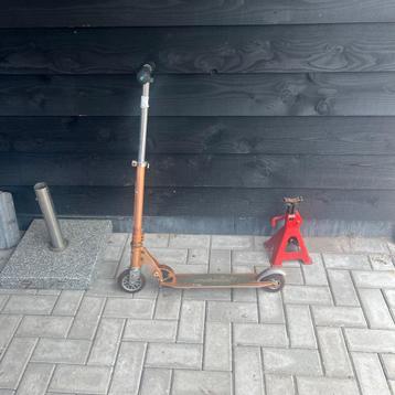 Step met in hoogte verstelbaar stuur beschikbaar voor biedingen