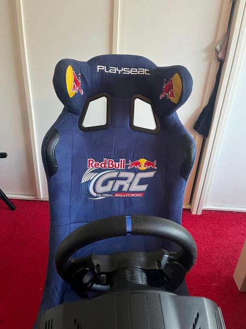 Playseat red bull edition + t300, Spelcomputers en Games, Spelcomputers | Sony PlayStation Consoles | Accessoires, Zo goed als nieuw