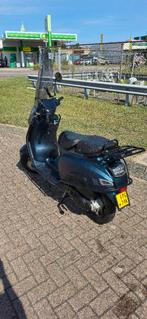 Capri VS4 Scooter, Ophalen, Maximaal 45 km/u, Zo goed als nieuw, Benzine