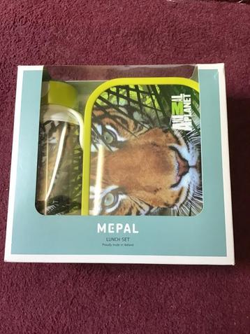 Schoolbenodigdheden  beschikbaar voor biedingen