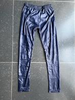 Meisjes legging leatherlook donkerblauw mt 146/152, Meisje, Ophalen of Verzenden, Broek, Zo goed als nieuw