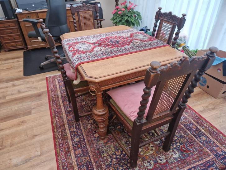 Huiskamer tafel Mechels antiek, Antiek en Kunst, Antiek | Meubels | Stoelen en Banken, Ophalen