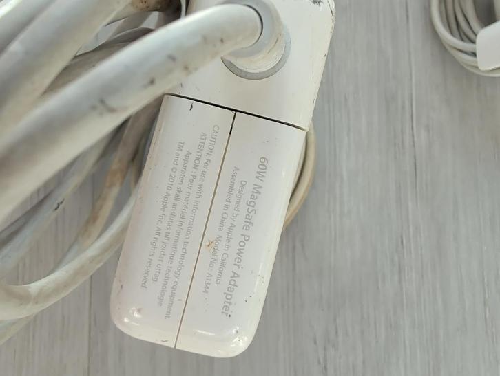 Apple MacBook MagSafe Power-Adapter 60W aangeboden, Computers en Software, Laptop-opladers, Gebruikt, Ophalen of Verzenden