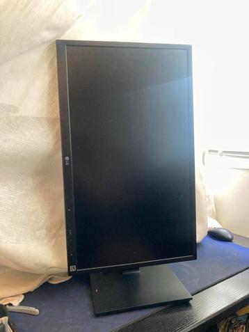 LG 24" Full HD Monitor - In Hoogte Verstelbaar 3 stuks beschikbaar voor biedingen