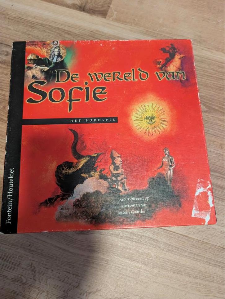 De Wereld van Sofie - Bordspel, Hobby en Vrije tijd, Gezelschapsspellen | Bordspellen, Zo goed als nieuw, Drie of vier spelers