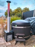 Kirami Hottub houtgestookt, als NIEUW!, Ophalen, Zo goed als nieuw, Afdekzeil, Vast