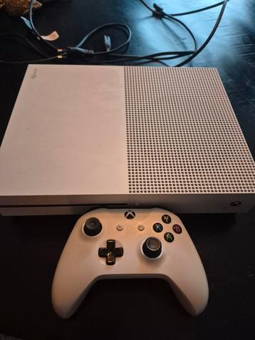 Xbox One S 500GB + Controller beschikbaar voor biedingen