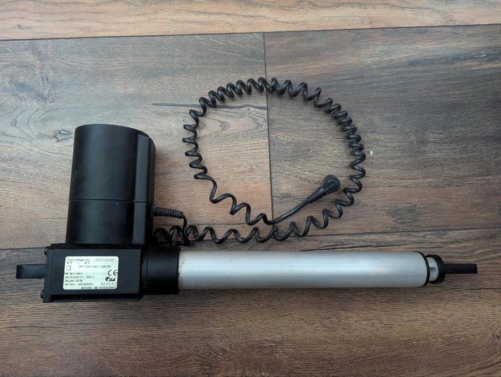 Auping Bed Motor - Dewert Megamat, Doe-het-zelf en Verbouw, Motoren, Zo goed als nieuw, Elektromotor, Minder dan 1400 rpm, Ophalen of Verzenden