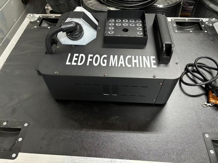 Verticalen rookmachines met LED RGB verlichting, Muziek en Instrumenten, Licht en Laser, Nieuw, Rookmachine, Ophalen of Verzenden