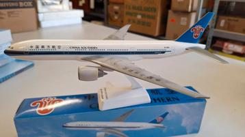 (117) Boeing 777-200 1:200 China Southern) beschikbaar voor biedingen