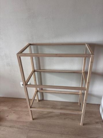 Houten side table met glas beschikbaar voor biedingen