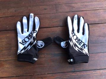 Bmx handschoenen maat M beschikbaar voor biedingen