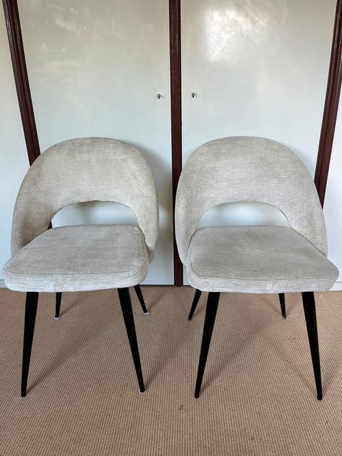 2x Teddy/bouclé eetkamerstoelen (Novi Karwei), Huis en Inrichting, Stoelen, Twee, Wit, Ophalen