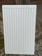 2 goede radiatoren, Doe-het-zelf en Verbouw, Verwarming en Radiatoren, Ophalen, 30 tot 80 cm, Radiator, Zo goed als nieuw
