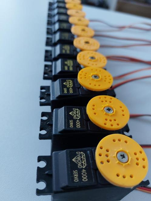 RC vliegtuig servo's Graupner Dymond Futaba, Hobby en Vrije tijd, Modelbouw | Radiografisch | Vliegtuigen, Nieuw, Elektro, Ophalen of Verzenden