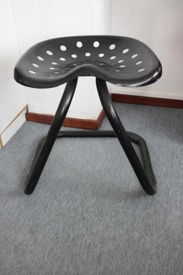 Vintage Design panzadel kruk. Zwart. Jaren '70 beschikbaar voor biedingen