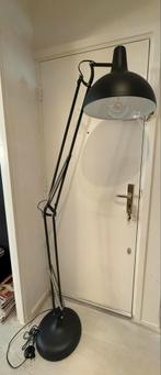 QAZQA - INDUSTRIËLE VLOERLAMP - ANTRACIET, Huis en Inrichting, Lampen | Vloerlampen, Ophalen, Zo goed als nieuw, Metaal, 150 tot 200 cm