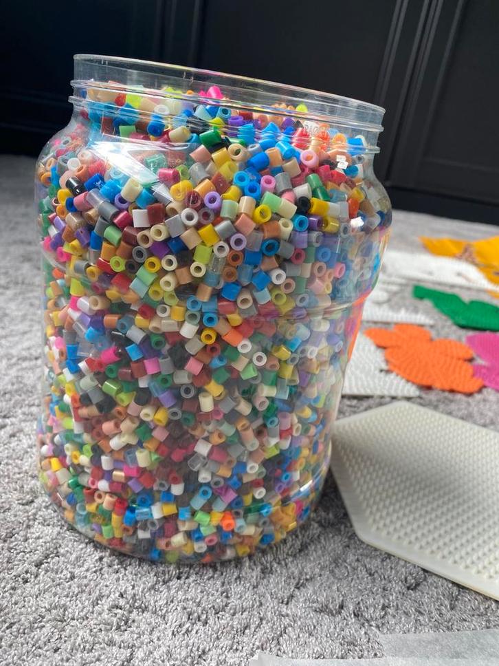 Strijkkralen set met vormpjes, Hobby en Vrije tijd, Knutselen, Zo goed als nieuw, Materiaal, Ophalen of Verzenden